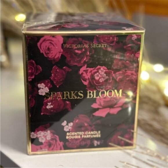 Victoria's Secret SPARKS BLOOM Scented Candle  8.4 oz. NEW SEALED - Picture 2 of 5